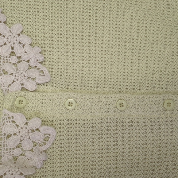 Vintage Victorian style blouse in lime green XS - Picture 3 of 5